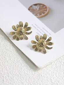 1 Pair Fashionable, Elegant, Unique Sunflower Stud Earrings