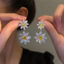 Sunflower ~ Airy Sense Of Zirconia Flower Stud Earrings Earrings Fashionable And Versatile Earrings - Hoa tai - Xem 2