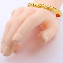 1 pieza Brazalete abierto vintage bañado en oro de 24K, hecho de cobre, sin mosaico, apropiado para uso diario y regalo, estilo de moda de señora de Medio Oriente Dubai