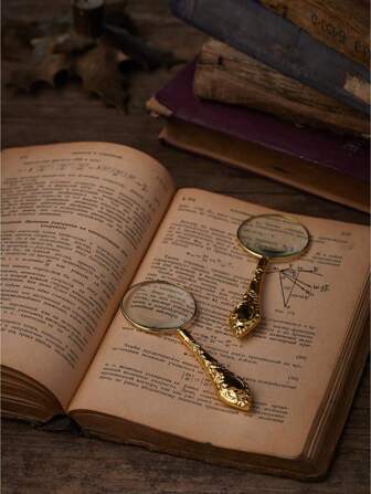A Retro Nostalgic Gold Handle Magnifying Glass, High-Grade Texture Decorative Magnifying Glass, Metal Handle Pattern Noble Magnifying Glass, Magnifying Glass Collection, Student Magnifying Glass, Elderly Reading Magnifying Glass, School Supplies,Back To School