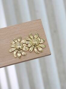 1 Pair Fashionable, Elegant, Unique Sunflower Stud Earrings