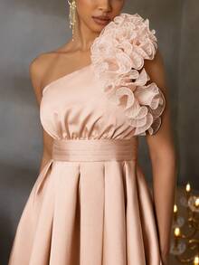 Faeriesty Elegantes Satin A-Linien Kleid mit Off-Shoulder Ausschnitt und Rüschendetails - Abendkleid für Hochzeiten, Galas, rote Teppich Events und schwarze Binden-Partys - Champagnerfarben - Übersicht 7