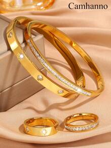 4 pièces d'accessoires de couple de luxe en acier inoxydable exquis personnalisés, convenant pour diverses occasions telles que la vie quotidienne, les voyages, les mariages, les fêtes. Accessoires polyvalents et indélébiles