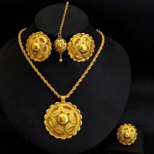 Set de joyería de 4 a 6 piezas de estilo africano y árabe con color dorado clásico e incluye aretes, anillos, collares, pulseras, cadenas para el cabello y pasadores para el cabello, regalos para fiestas de Oriente Medio