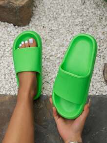 Women's Summer Casual Soft & Comfortable Thick Sole Cushioned Bathroom/Indoor & Outdoor Slippers