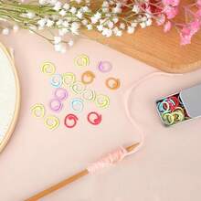 20/50/100 Stück Mehrfarbige Metall Spiral Maschenmarkierer, Offene Metall Maschenmarkierer Häkelmarkierer mit Aufbewahrungsbox, für Häkelkleidung Markierung, DIY Bastelprojekte, Nähgarn Nadel Strickmaschen Verfolgungsmarkierer - Verschiedenfarbig - Übersicht 6