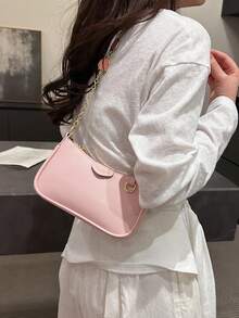 新款时尚经典百搭纯色PU防水面料单肩法棍包，草莓金属链条装饰腋下包，优雅手提包，商务通勤包，适合旅行、购物、聚会、派对节日。