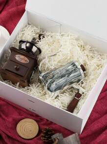 1 Packung 100g geschreddertes Geschenkpapier-Füllmaterial, Geschenkkorb-Füllmaterial, geeignet für Geschenkboxen, Geburtstaggeschenke, Hochzeitsgeschenke und Brautjungferngeschenke, kann auch für Geschenkverpackung und zum Schutz zerbrechlicher Geschenke verwendet werden.