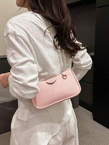 新款时尚经典百搭纯色PU防水面料单肩法棍包，草莓金属链条装饰腋下包，优雅手提包，商务通勤包，适合旅行、购物、聚会、派对节日。