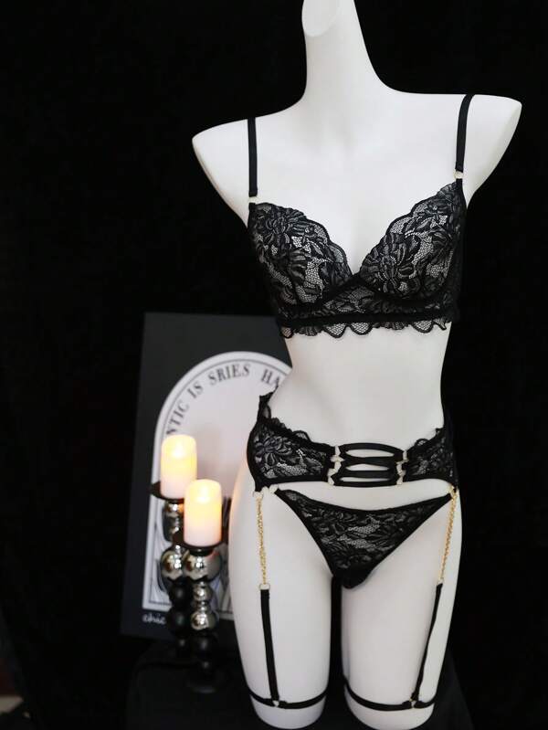 Set de 3 piezas de lencería sexy de mujer con encaje, parches translúcidos, liguero y tanga