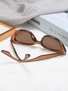 Women's Brown Cat Eye Retro Fashion Glasses, PC Frame Boho Shades For Daily Wear And Travel - Brown - View 3