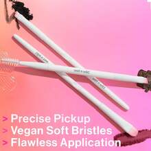 Pincel para sombras de ojos Wet N Wild, aplicación de mezcla de precisión, fibras sintéticas suaves, mango ergonómico para un control de precisión cómodo - Liner en ángulo - Ver 4