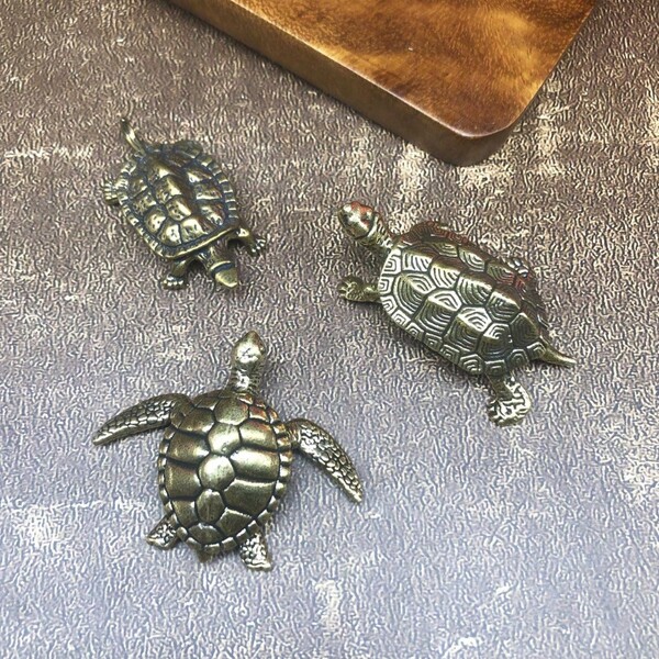 Decoração Doméstica Tartaruga do Mar Dourada e Bronze: Adorável Estátua de Tartaruga do Mar em Bronze Amarelo para Decoração Doméstica - Sem Necessidade de Eletricidade - Para Sala de Estar e Escritório - Presente Perfeito para Amantes de Animais e Entusiastas de Decoração Doméstica