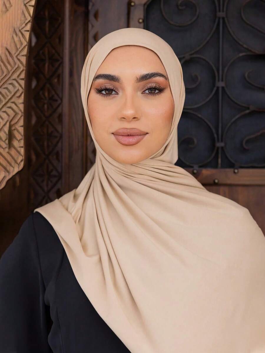 1件装女士简约经典纯色头巾，优雅休闲滚边针织头巾围巾，柔软针织面料，适合日常生活、外出和聚会等场合佩戴。