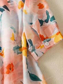 Women's All-Over Floral Print Button-Front Shirt - Short Sleeve Collared Blouse For Date Nights/Parties/Travel, Spring-Summer Wardrobe Essential With Versatile Styling