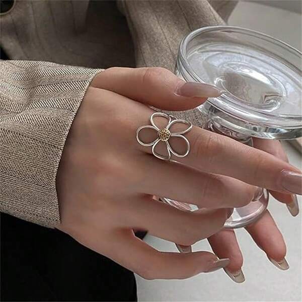 Vintage Daisy Flower Rings Silver Adjustable Open Ring Large Flower Hollow Ring Adjustable Knuckle Finger Rings Jewelry For Women