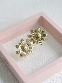 1 Pair Fashionable, Elegant, Unique Sunflower Stud Earrings