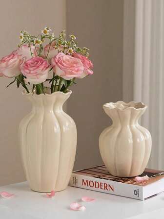 1 pezzo di vaso in ceramica con una retro ed elegante stile. È un vaso di ceramica per l'arrangiamento dei fiori nel soggiorno, una moderna piece decorativa per i fiori e un ornamento per il centro del tavolo. Può essere utilizzato per contenere fiori freschi in acqua o inserire fiori artificiali in plastica, ingessere un decorazione per caffè , scrivanie e il soggiorno a casa. Decoro decor definitivo, autunno.