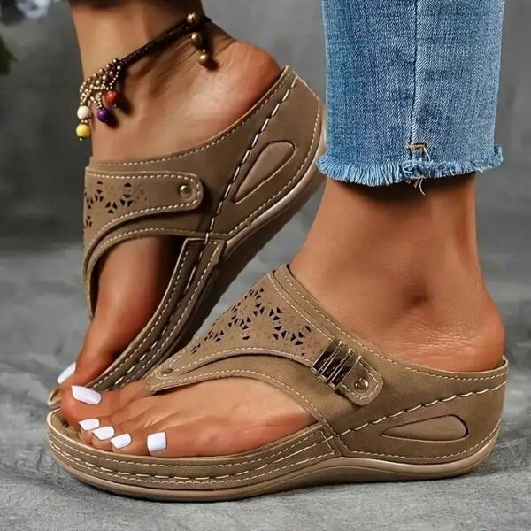 2025 New Style Women's Wedge Heel Flip-Flops - Breathable Hollow-Out Toe & Clip Design, Lightweight Synthetic Cover Sandals With Cushioned EVA Insole & Non-Slip PVC Sole, Slip-On All-Season Casual Shoes, Comfortable Footwear, Crisscross Strap Design, Durable Traction Footwear