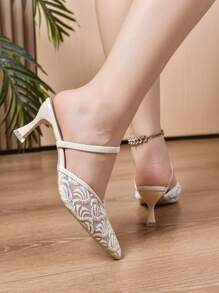 Neue chinesische Art weiße High Heel Mules Damen spitzer Zeh Spitzenbestickte Zwei-Wege Slip On Sandalen