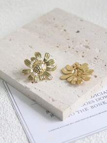 1 Pair Fashionable, Elegant, Unique Sunflower Stud Earrings