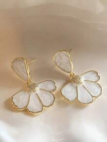 1 Pair Floral Design Fresh Earrings Suitable For Daily Matching