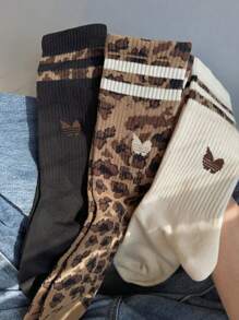 3 pares de calcetines de tripulación con estampado de guepardo personalizados, de estilo unisex para mujeres, para uso casual diario y al aire libre, otoño