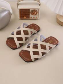 Girls' Outdoor Slippers Summer New Square Toe Grid Integrated Decorative Bag With Foot Back Design Anti Slip And Durable Fashionable And Generous Children's Flat Bottomed Beach Slippers