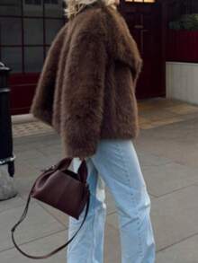 LEILEIBEI Autumn/Winter New Thickened Faux Fox Fur Collar Faux Fur Short Coat, Youthful Elegant Mid-Length Fur Effect Outerwear