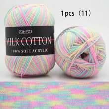 1 rouleau de 50g de fils de lait doux 3 plis, fils de chenille doux à dégradé de couleurs, convient pour les écharpes, couvertures, poupées et autres projets de tricot (style d'emballage extérieur aléatoire)