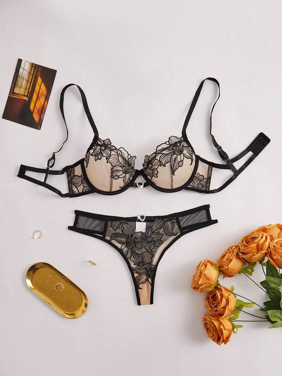 Valentine's Day Ladies' Sexy And Elegant Black Lace Lingerie Set With Transparent Floral Embroidery. The Delicate And Soft Lace Fabric Fits The Skin Lightly And Smoothly. - 黑色 - 查看 1