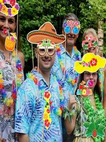 30 Stücke Hawaii Fotobox Requisiten Set, tropische Party Zubehör mit bunten Sonnenbrillen, Blumenkränzen, Aloha Hemden, Sommer Eis und Strand-Themen Deko, ideale Geschenke für Vatertag, Frauen, Schulanfang, Heimdekoration, Geburtstag, Cowboy Party, Partys, Hawaii Luau, für Familie, Freunde, Geschwister, Nachbarn, Kollegen, Lehrer und Schüler