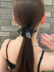 1pc (Random Color) Faux Pearl Flower Scrunchie, High-End Versatile Mori Style Cute Hair Tie, High Elasticity Rubber Band Back To School