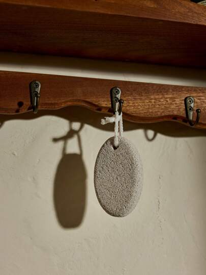 Cirelle 1 Stück große, kreisförmige Vulkanstein-Fußpumice zum Entfernen abgestorbener Haut, Tasche, Organizer, Aufbewahrung