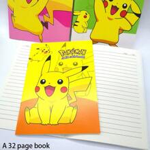 pokemon Pokémon, 4/A 32-seitiges Pikachu Notizbuch, Pikachu Beschriftetes Notizbuch, geeignet für Studenten zum Schreiben von Notizen, 20,8 x 14,5 cm [Coverfarbe Muster zufällig]. Eine Stift als Geschenk, die Farbe des Stifts ist zufällig