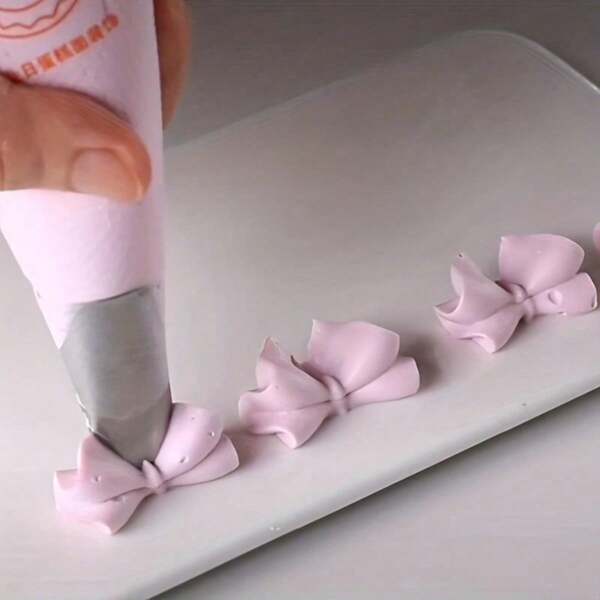 Set de 4 boquillas de acero inoxidable - Boquillas de metal para decorar con lazos, hojas y lirios - Herramientas para decorar pasteles para uso doméstico y de panadería - Suministros de repostería y pastelería