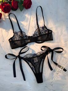 Ladies' Elegant, Romantic And Sexy Blue Lace Transparent Floral Embroidery Ribbon Lingerie Set. It Is Made Of Delicate And Soft Black Lace, With A Light And Transparent Texture And A Silky Touch - 黑色 - 查看 5