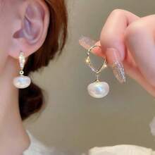 1 Paar Luxus-Perlen-Herz-Ohrstecker für Frauen, Nischendesign, elegant, neue Modeohrring