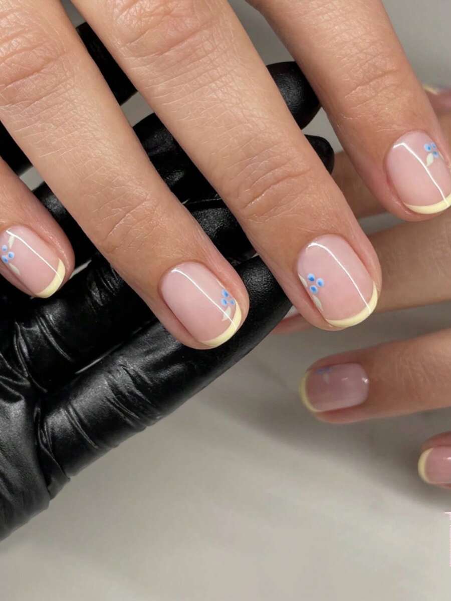 24 件法式黄色按压式指甲简约清新设计花朵假指甲短椭圆形假指甲美甲套装包含 1 片粘合片和 1 个迷你指甲锉，非常适合日常佩戴美甲用品 - 彩色 - 查看 1