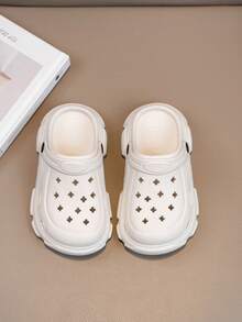 一脚蹬镂空凉鞋，女童透气轻便拖鞋，适合室内家居浴室，四季皆宜