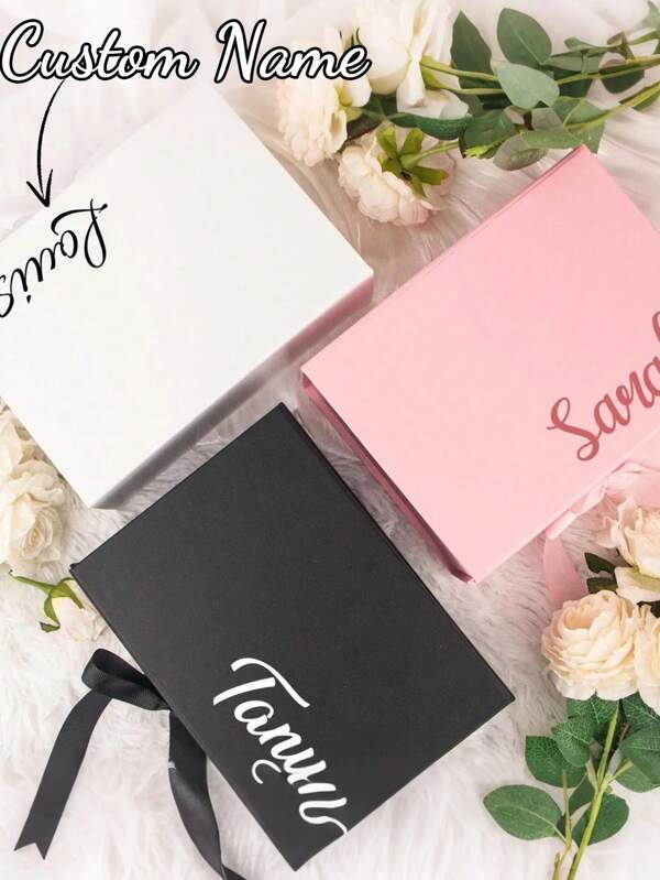 1 caixa de presente com nome personalizado, caixa de presente de casamento com texto personalizado, caixa de armazenamento dobrável magnética personalizada, caixa de presente para madrinha de casamento, caixa de presente de casamento personalizada com caixa de presente para madrinha de casamento e crie sua própria caixa de presente vazia de aniversário, dia das mães, aniversário, dia dos pais, formatura, casamento, família, escritório, presente exclusivo, atividades artísticas para crianças, multifuncional, ornamental, reutilizável, requintado, elegante, de alta qualidade, colorido, moderno, personalizado, único, presentes ideais para ele, presentes ideais para ela, namorado, pai, namorada, mãe, família, amigos, sala de chá, casa, jardim, escritório, para aniversários, para o dia dos namorados, para o dia das mães, para aniversários, para o dia dos pais, para formatura, para casamentos, para inauguração de casa