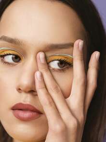 Single Eyeshadow - Brown - View 2