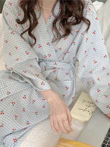 可爱樱桃格子家居服长袍，舒适宽松长款家居服，春秋季，V领长袖带口袋 - 櫻桃愛心 - 查看 4