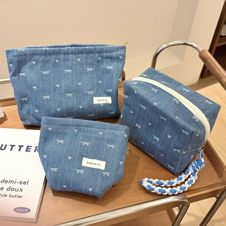 1 conjunto de bolsa de maquiagem azul-claro com estampa de borboleta e coração, estilo férias, bolsa de viagem multifuncional Y2K, bolsa de viagem dobrável de grande capacidade, bolsa leve multifuncional para artigos de higiene pessoal, bolsa clutch, presente para meninas, bolsa organizadora de maquiagem feminina, bolsa de armazenamento de maquiagem, mini bolsa, bolsa de maquiagem de viagem, acessórios de maquiagem, pincel de maquiagem, recipiente de maquiagem, bolsa de maquiagem, itens essenciais de viagem, acessórios femininos, artigos de viagem, bolsa de maquiagem