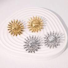 1 Pair Fashionable, Elegant & Unique Sunflower Design Stud Earrings