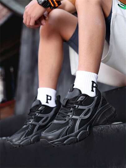 大码男士休闲运动鞋，低帮橡胶底网眼运动鞋，透气厚底运动鞋，街头服饰健身教练 2000 年代风格情人节创意