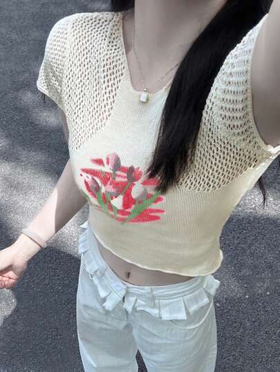 Áo crop top lưới tay ngắn họa tiết hoa, lớp lót nhẹ và thon gọn mặc mùa hè