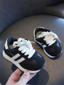 1 par de zapatillas deportivas planas, casuales y lindas con diseño de gancho y bucle de bloques de color para niños pequeños, adecuadas para primavera y otoño - Negro - Ver 3