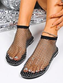 Damen schwarze modische bequeme Sandalen mit rundem Zehenbereich, Cut Out Mesh, Strass-Dekoration, leicht atmungsaktiv, sexy, elegant, Slip-On Flache Sandalen - Schwarz - Übersicht 2