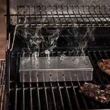 Edelstahl Räucherbox, kompatibel mit Holzpellets, stromlos, Outdoor BBQ Zubehör, geeignet zum Räuchern von Fleisch und Gemüse, BBQ Zubehör Holzchips Holzkohlegrill